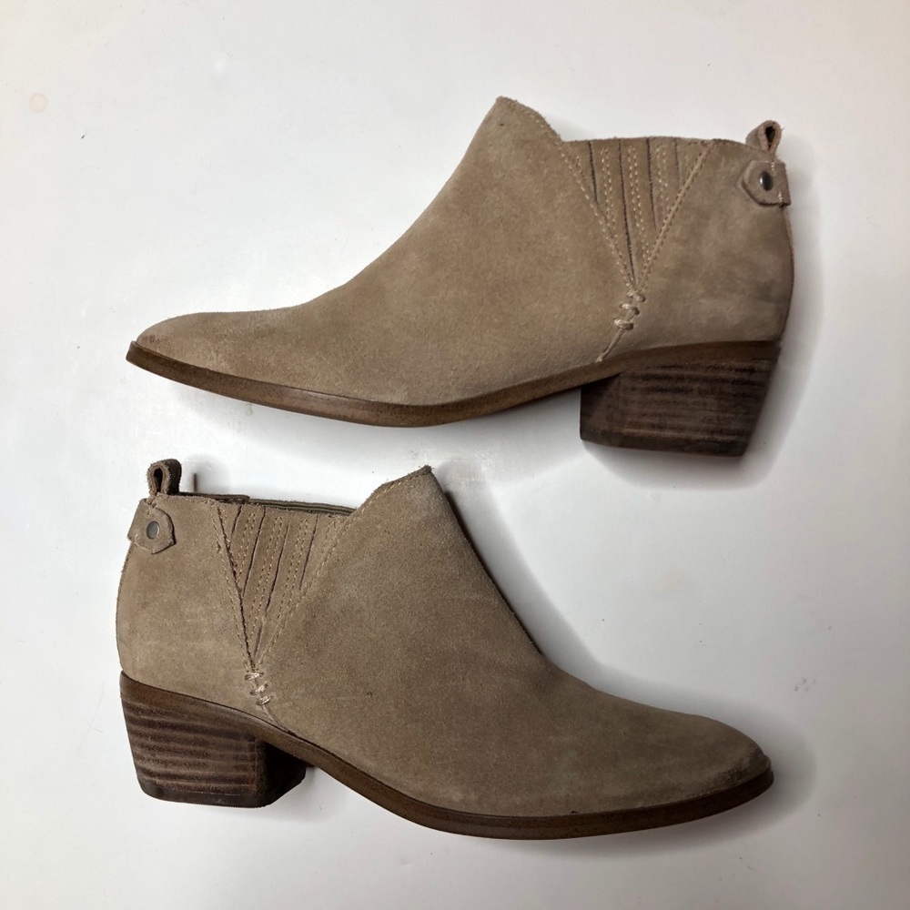 Marc Fisher Low Cut Ankle Booties Suede Tan‎ 6.5